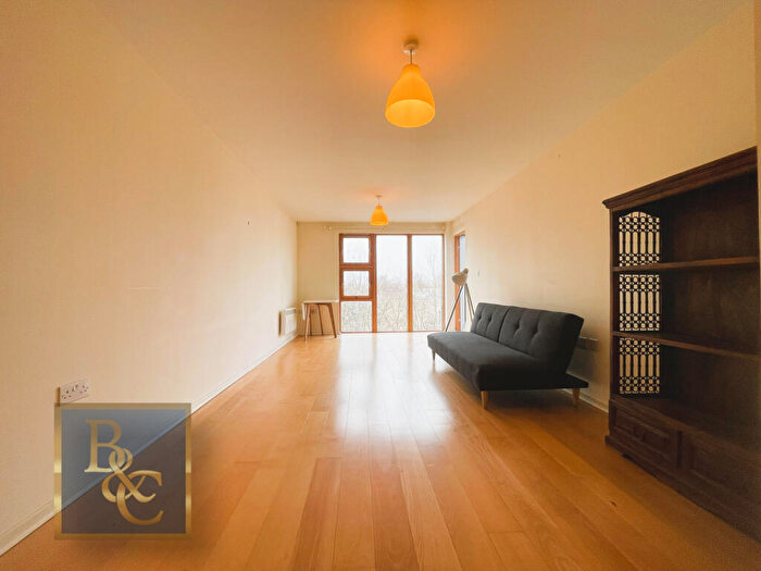 1 Bedroom Apartment To Rent In York Way, Camden, NW1