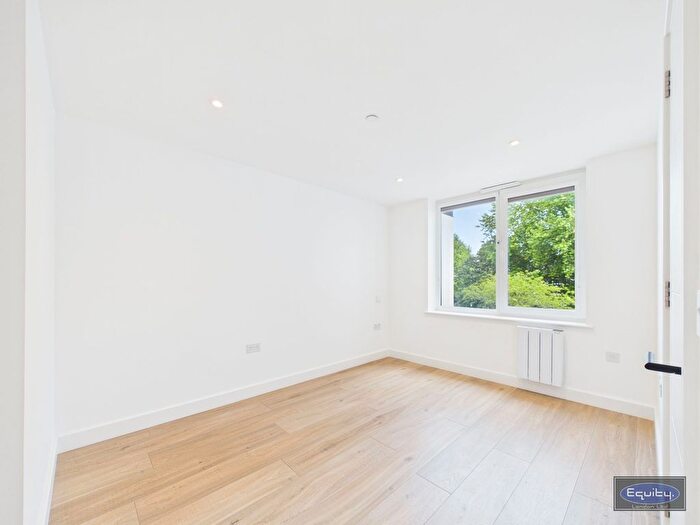 1 Bedroom Flat To Rent In Progressive Close, Heather Court, DA14