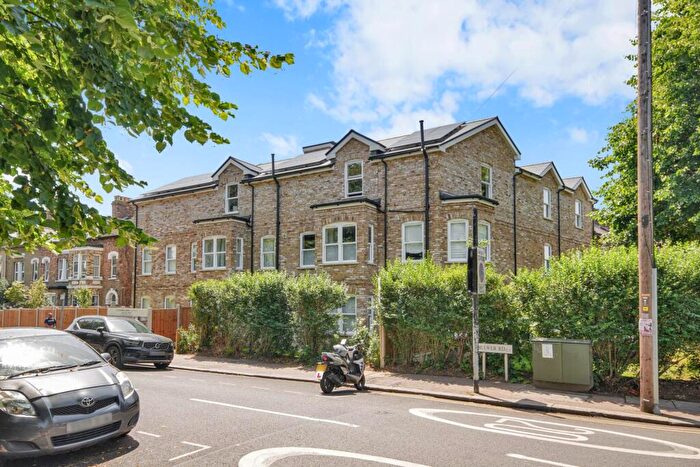 2 Bedroom Apartment For Sale In Bulwer Road, Leytonstone, E11