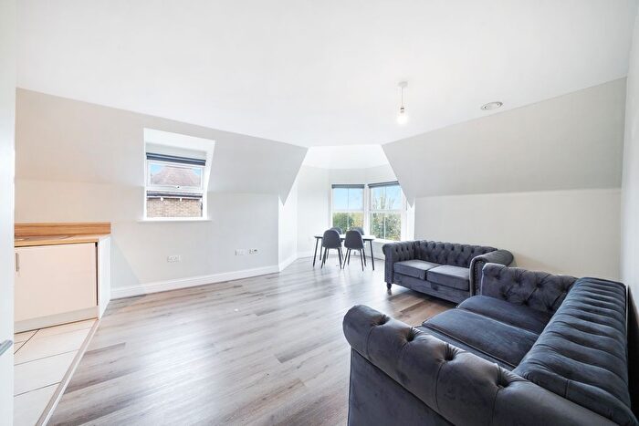 2 Bedroom Flat To Rent In Egham Hill, Egham, TW20