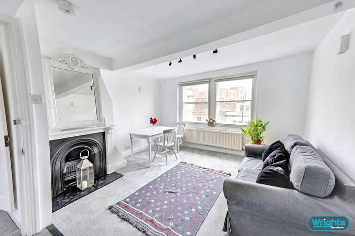 2 Bedroom Flat To Rent In Fore Street, Trowbridge, BA14