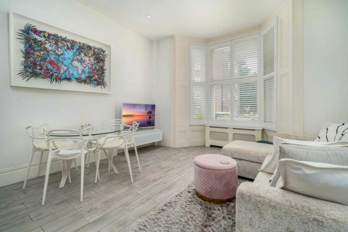 1 Bedroom Flat To Rent In Ladbroke Grove, London, W10
