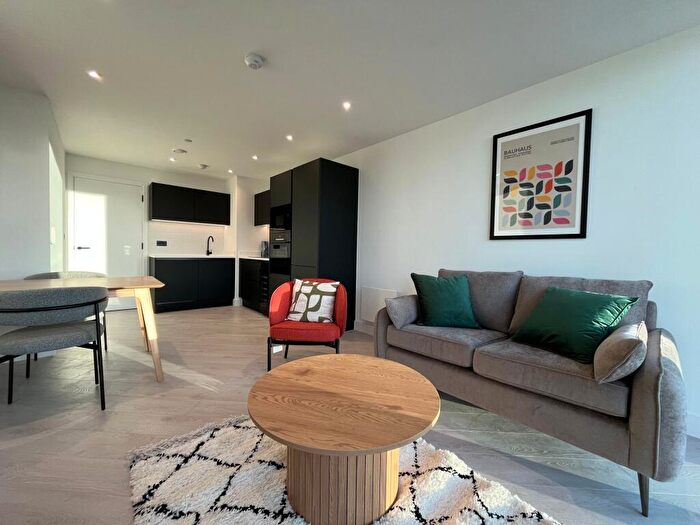 1 Bedroom Apartment To Rent In Trinity Way, Manchester, M3