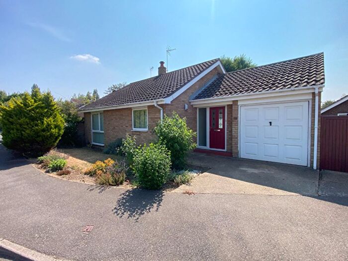 2 Bedroom Detached Bungalow For Sale In Ladywalk, Longstanton, Cambridge, CB24