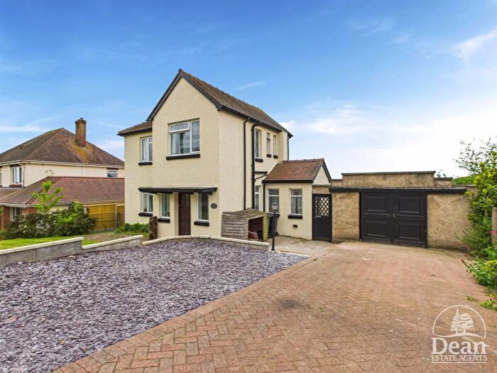 3 Bedroom Detached House For Sale In Grove Road, Lydney, GL15
