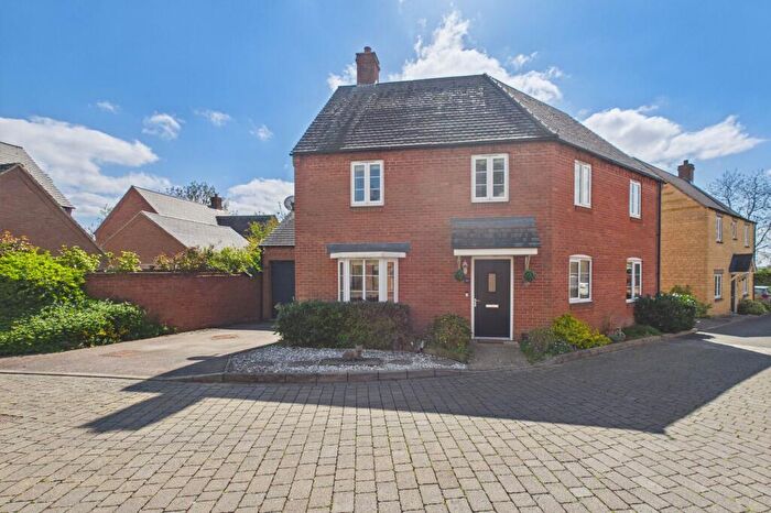 4 Bedroom Detached House For Sale In Freemans Way, Greens Norton, NN12