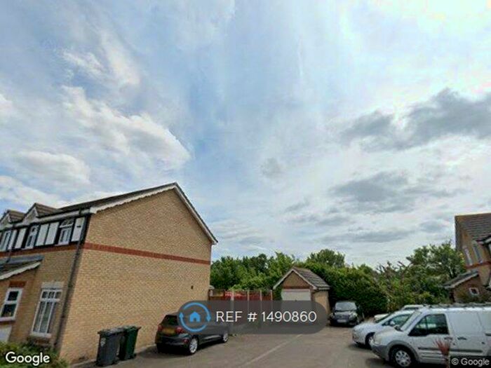 3 Bedroom Semi-Detached House To Rent In Norfolk Close, Dartford, DA1