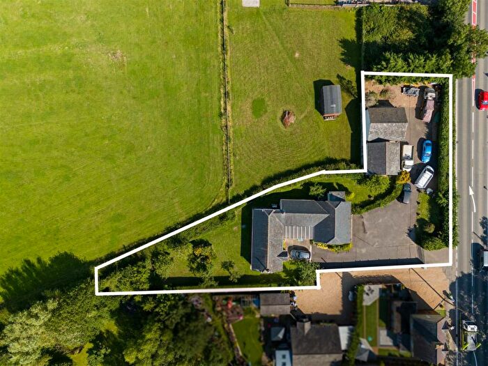 4 Bedroom Detached Bungalow For Sale In Bicester Road, Kingswood, Aylesbury, HP18