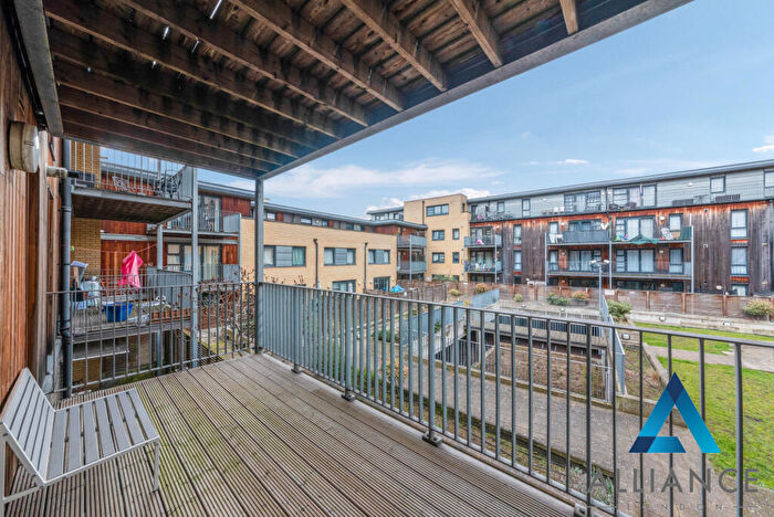 2 Bedroom Apartment For Sale In Fawe Street, Poplar, London, E14