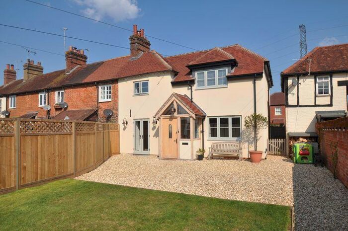 3 Bedroom End Of Terrace House For Sale In Hares Lane, Hartley Wintney, RG27