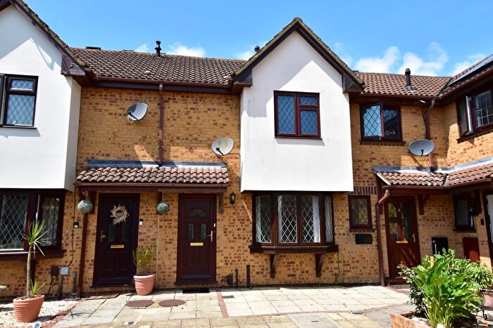 2 Bedroom Terraced House For Sale In Alder Walk, Watford, WD25