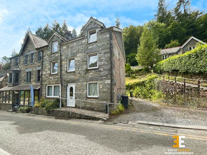 5 Bedroom Semi-Detached House For Sale In Holyhead Road, Betws-y-coed, LL24