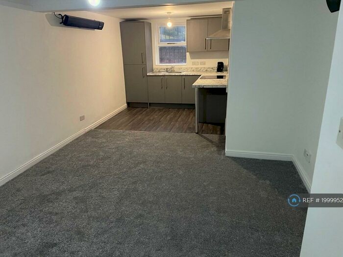 Studio To Rent In Astley Street, Dukinfield, SK16