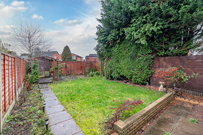 3 Bedroom Semi-Detached House For Sale In Willow Road, Bromsgrove, Worcestershire, B61