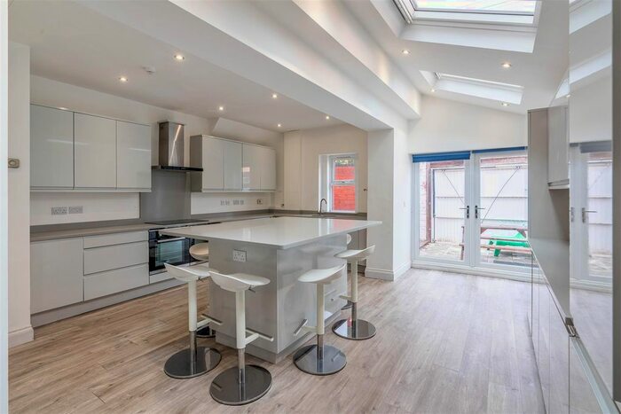 8 Bedroom Property To Rent In Sunbury Avenue, Jesmond, Newcastle Upon Tyne, NE2