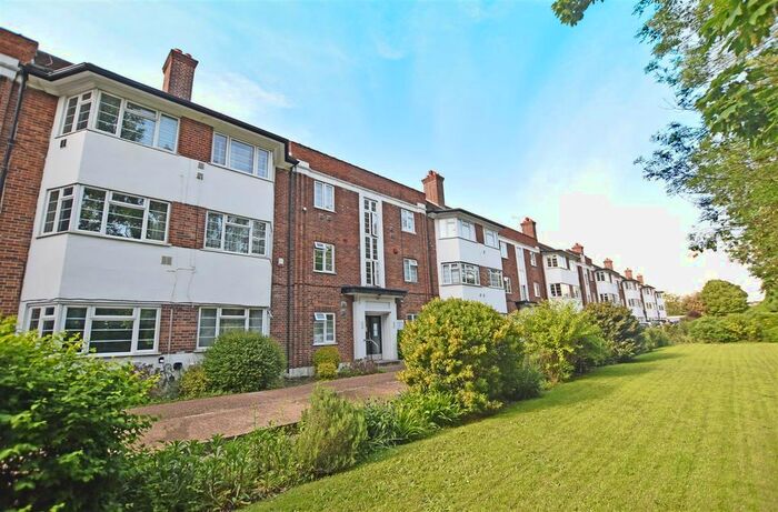 2 Bedroom Flat To Rent In Great West Road, Hounslow, TW5