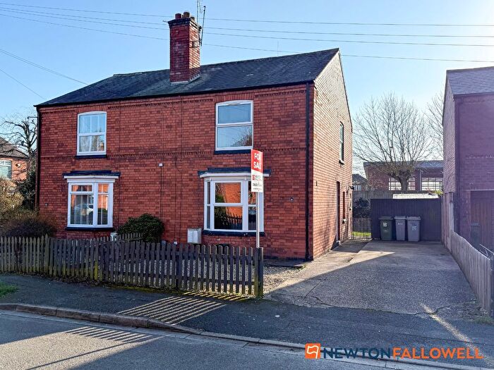 3 Bedroom Semi Detached House For Sale In Rufford Avenue, Newark, NG24