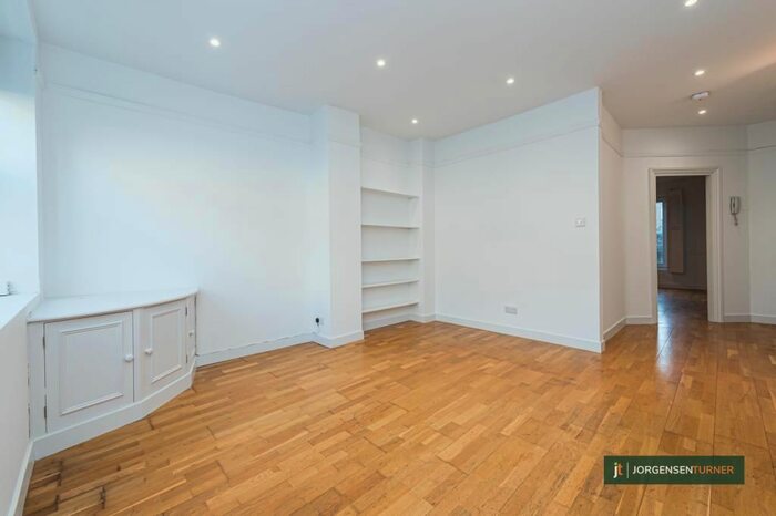 2 Bedroom Terraced House To Rent In Boscombe Road, Ground Floor Flat, Shepherds Bush, London W12