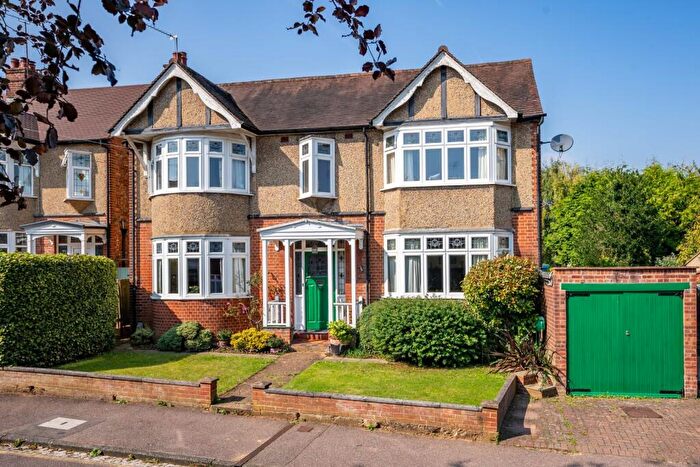 4 Bedroom Detached House For Sale In Vanda Crescent, St. Albans, Hertfordshire, AL1