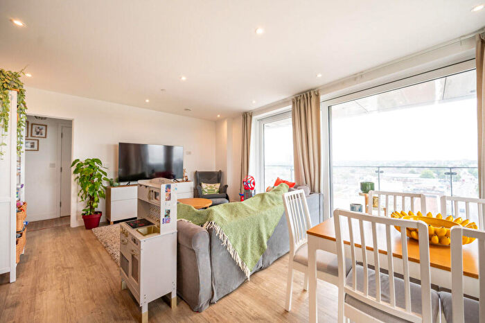 2 Bedroom Flat For Sale In Beck Square, Walthamstow, London, E10