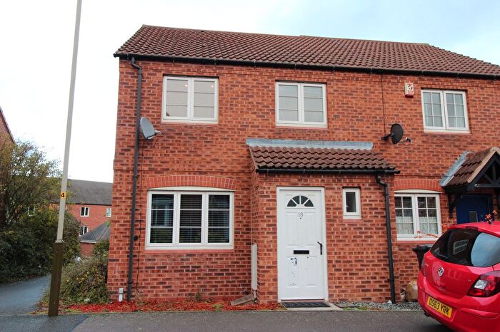 3 Bedroom Semi-Detached House To Rent In Carty Road, Leicester, LE5