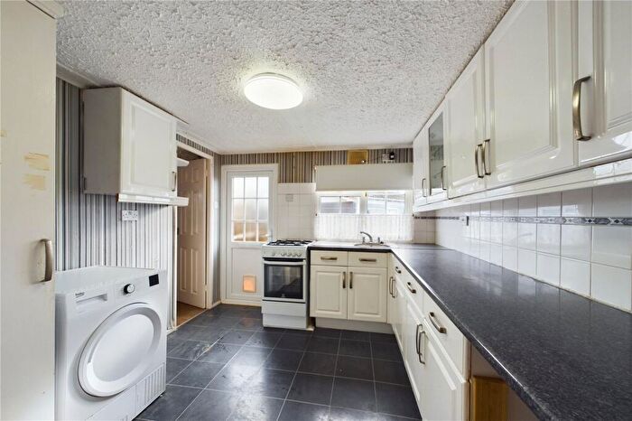 2 Bedroom Mobile Home For Sale In Loddon Court Farm Park Homes, Beech Hill Road, Spencers Wood, Reading, RG7