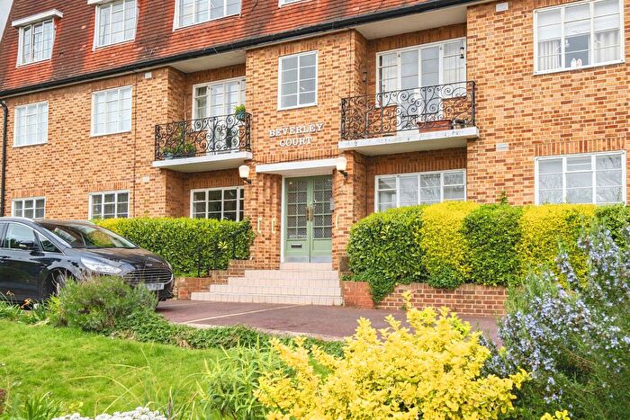 2 Bedroom Flat For Sale In Western Road, East Finchley, London, N2