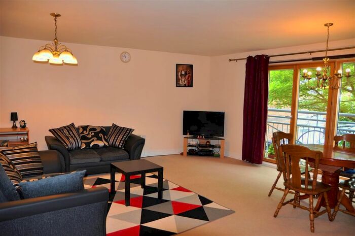 2 Bedroom Flat To Rent In Sovereign Place, Ryan House, Harrow, Middlesex, HA1