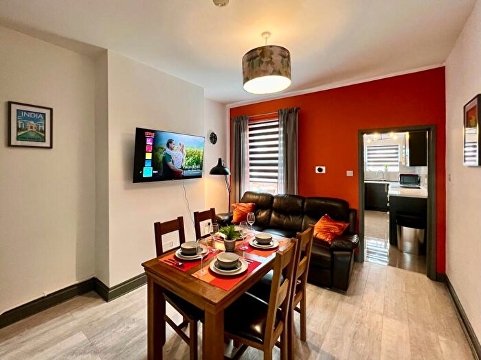4 Bedroom Terraced House For Sale In Birkin Avenue, Nottingham, NG7