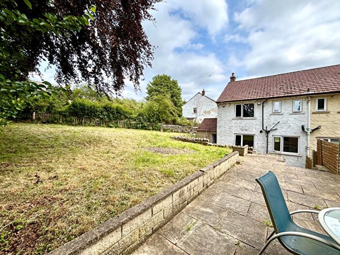 3 Bedroom End Of Terrace House For Sale In Beauvais Drive, Riddlesden, BD20