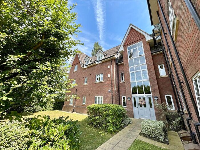 2 Bedroom Flat For Sale In Lindisfarne Court, Widnes, Cheshire, WA8