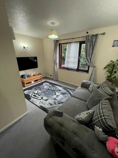 1 Bedroom Flat To Rent In Capstan Close, Romford, Essex, RM6