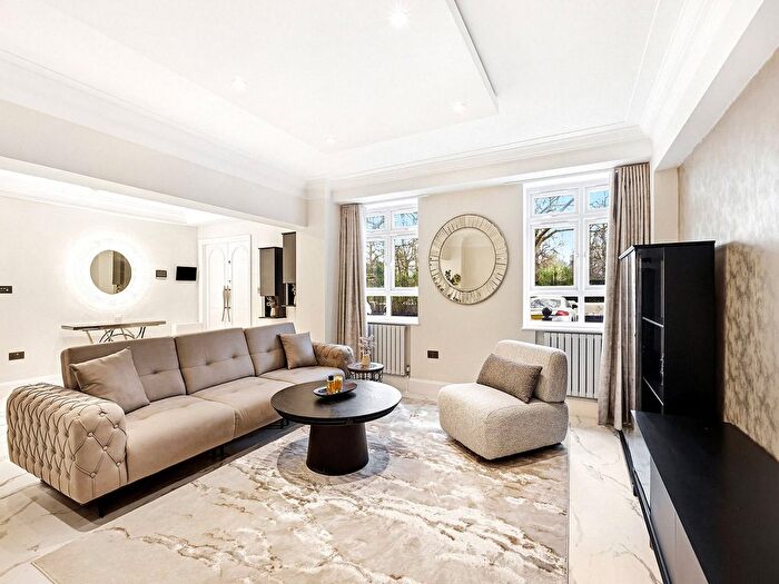 3 Bedroom Flat To Rent In Lancaster Gate, W2