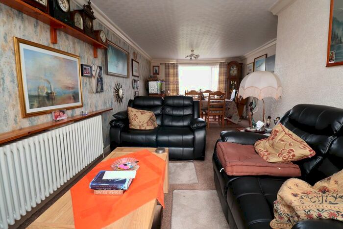 3 Bedroom Detached House For Sale In Hooton Road, Kilnhurst, Mexborough, S64