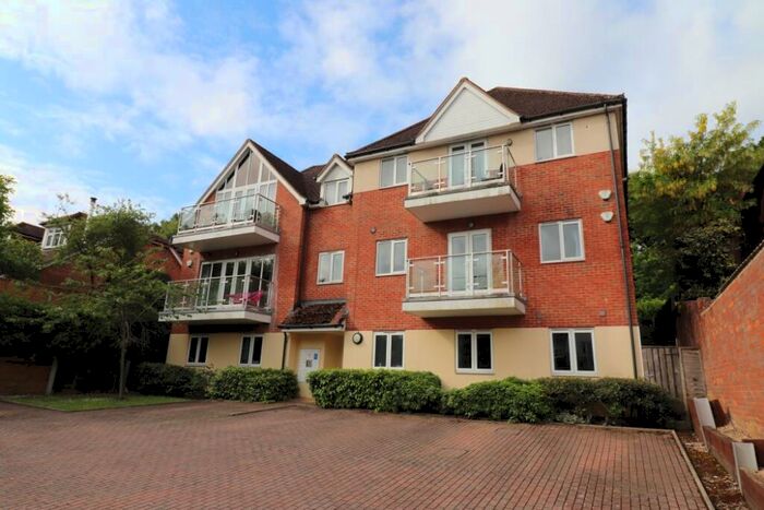 3 Bedroom Apartment To Rent In Fordview, High Wycombe, HP11