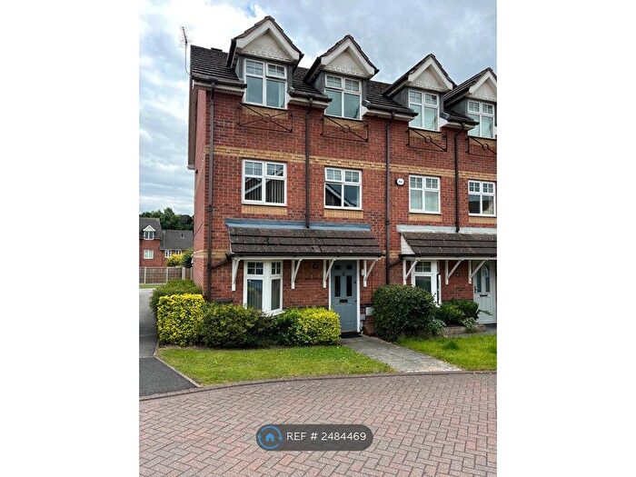 4 Bedroom Semi-Detached House To Rent In Clement Drive, Crewe, CW1