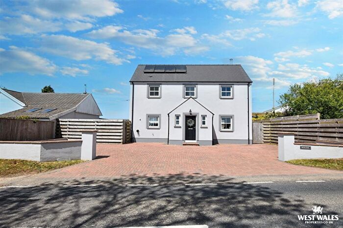 4 Bedroom Detached House For Sale In Crundale, Haverfordwest, SA62