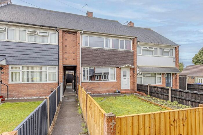 3 Bedroom Town House For Sale In Wrenbury Crescent, Stoke On Trent, ST2