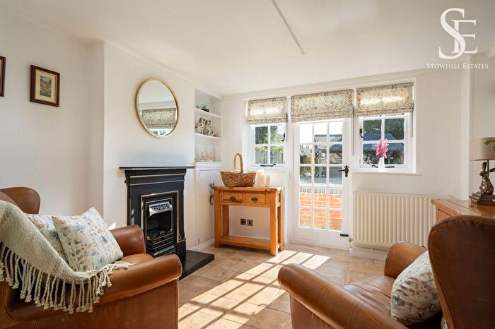 3 Bedroom Cottage For Sale In The Green, Grove, OX12