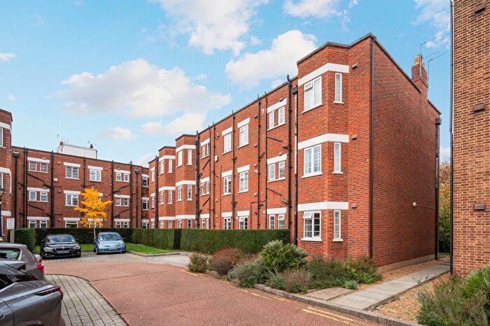 1 Bedroom Flat For Sale In Bushey Road, Raynes Park, SW20
