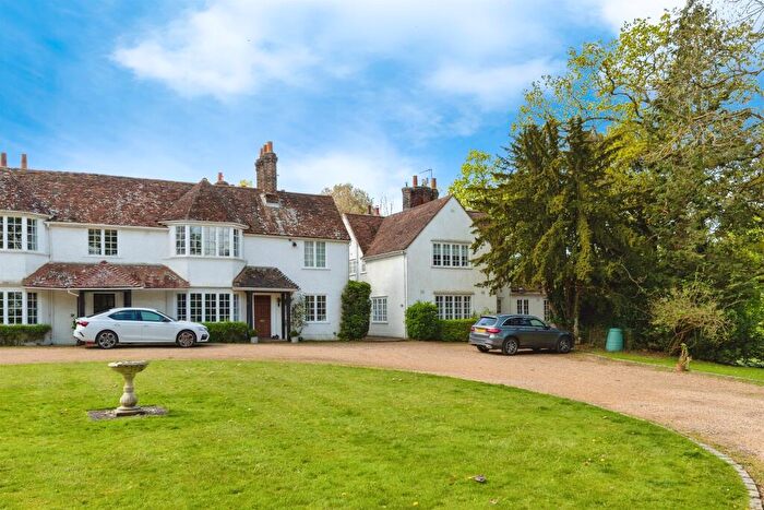 3 Bedroom Apartment For Sale In Woodcock Lodge, Epping Green, Hertford, SG13