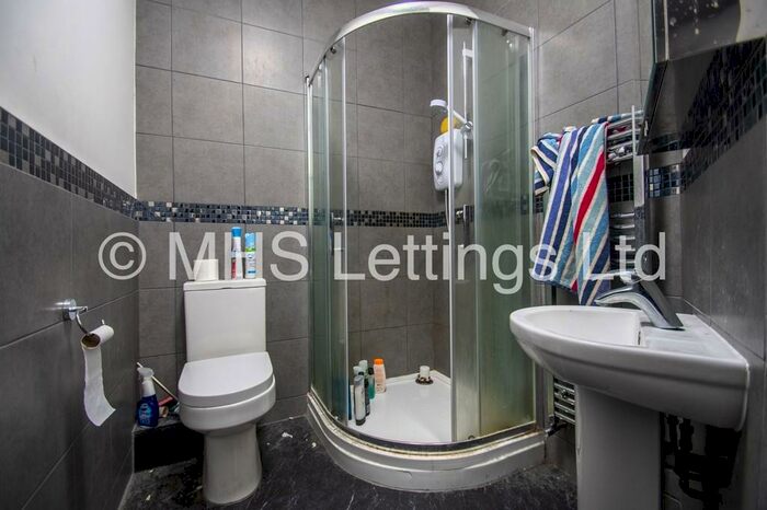 4 Bedroom Terraced House To Rent In Beechwood Crescent, Leeds, LS4