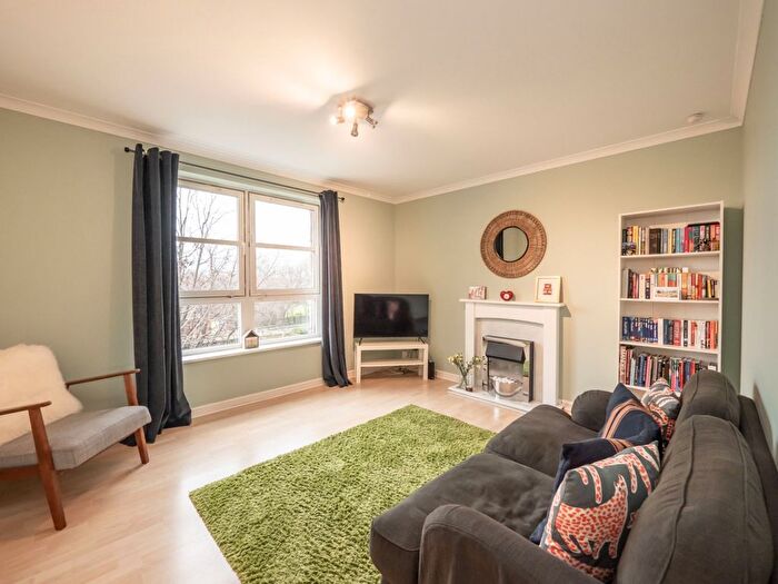 2 Bedroom Flat To Rent In Blandfield, Edinburgh, EH7