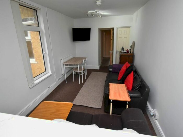 6 Bedroom Property To Rent In Rhyddings Park Road, Brynmill, Swansea, SA2