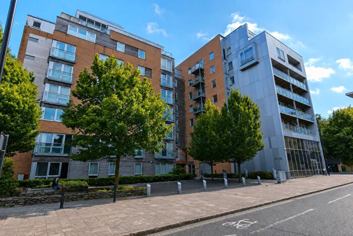 3 Bedroom Apartment For Sale In Telephone House, High Street, SO14