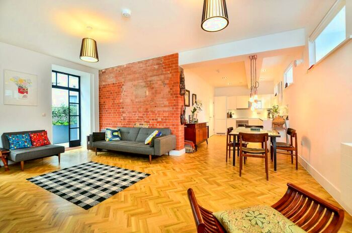 3 Bedroom Flat To Rent In Spa Road, Bermondsey, London, SE16