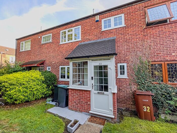 3 Bedroom Terraced House For Sale In Abbots Field, Gravesend, DA12