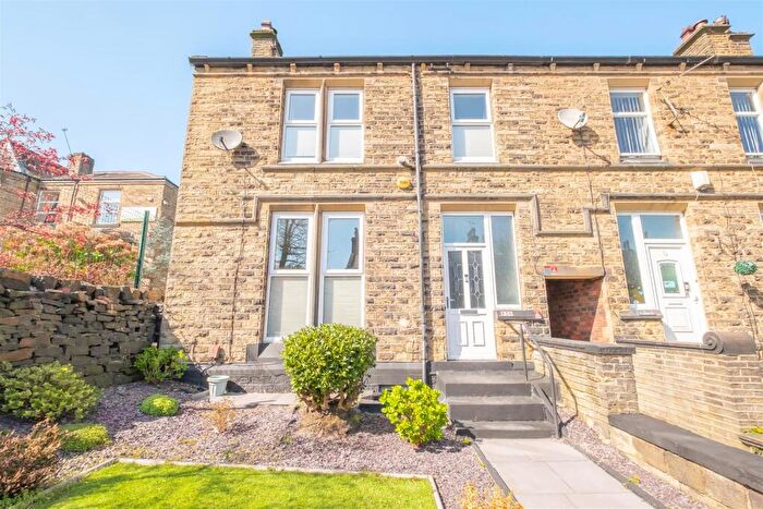 4 Bedroom House For Sale In New Street, Milnsbridge, Huddersfield, HD3