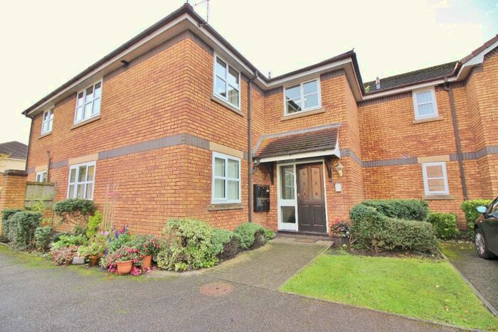 2 Bedroom Flat To Rent In Kings Meadow, Southport, PR8