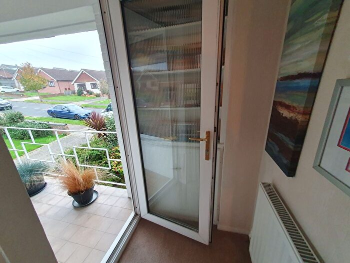 2 Bedroom Flat To Rent In Cypress Close, Whitstable, CT5